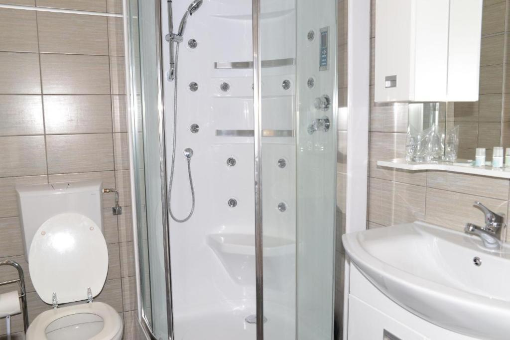 San Lorenzo Apartments Ловречиця Екстер'єр фото