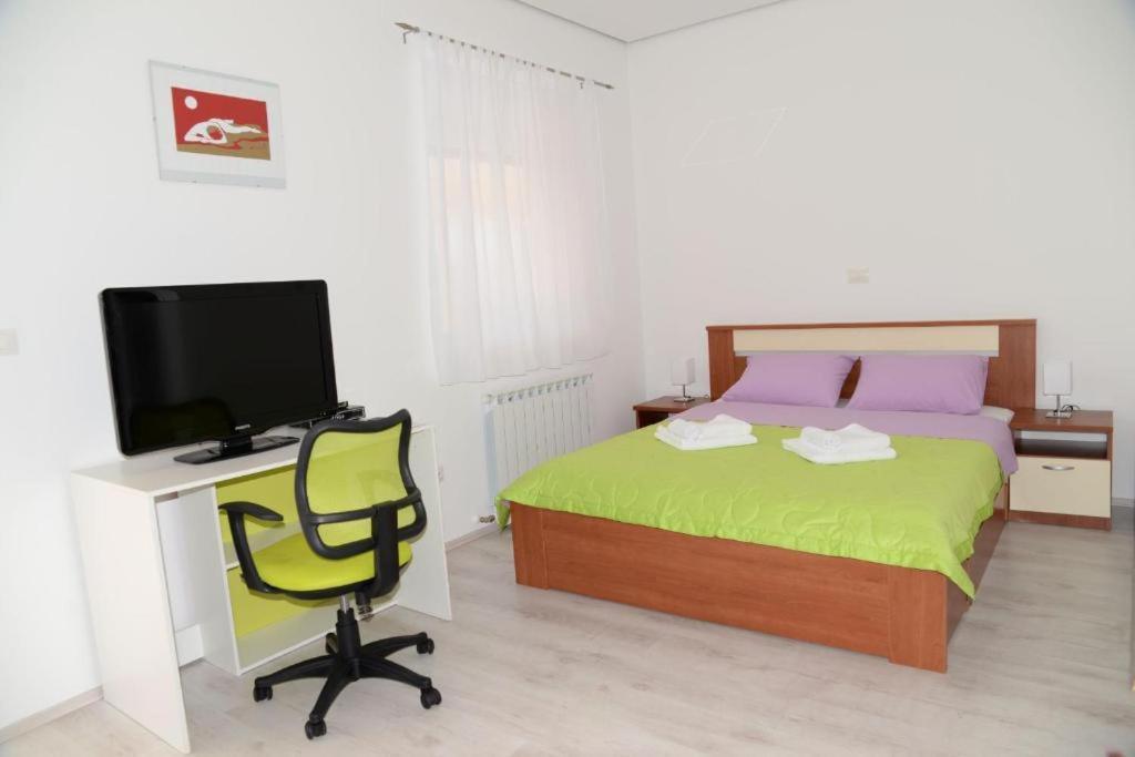 San Lorenzo Apartments Ловречиця Екстер'єр фото