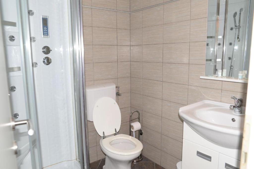 San Lorenzo Apartments Ловречиця Екстер'єр фото