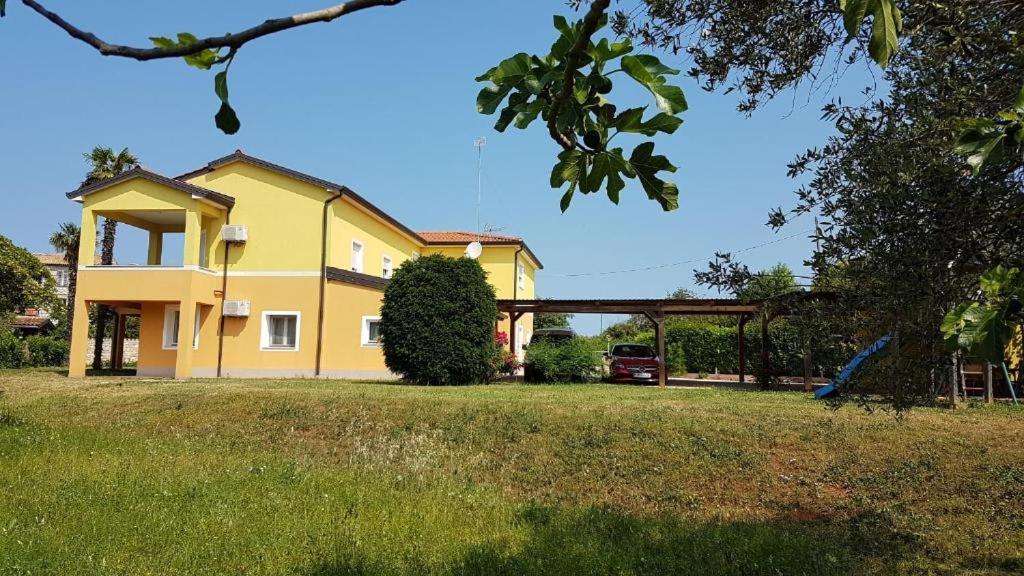 San Lorenzo Apartments Ловречиця Екстер'єр фото
