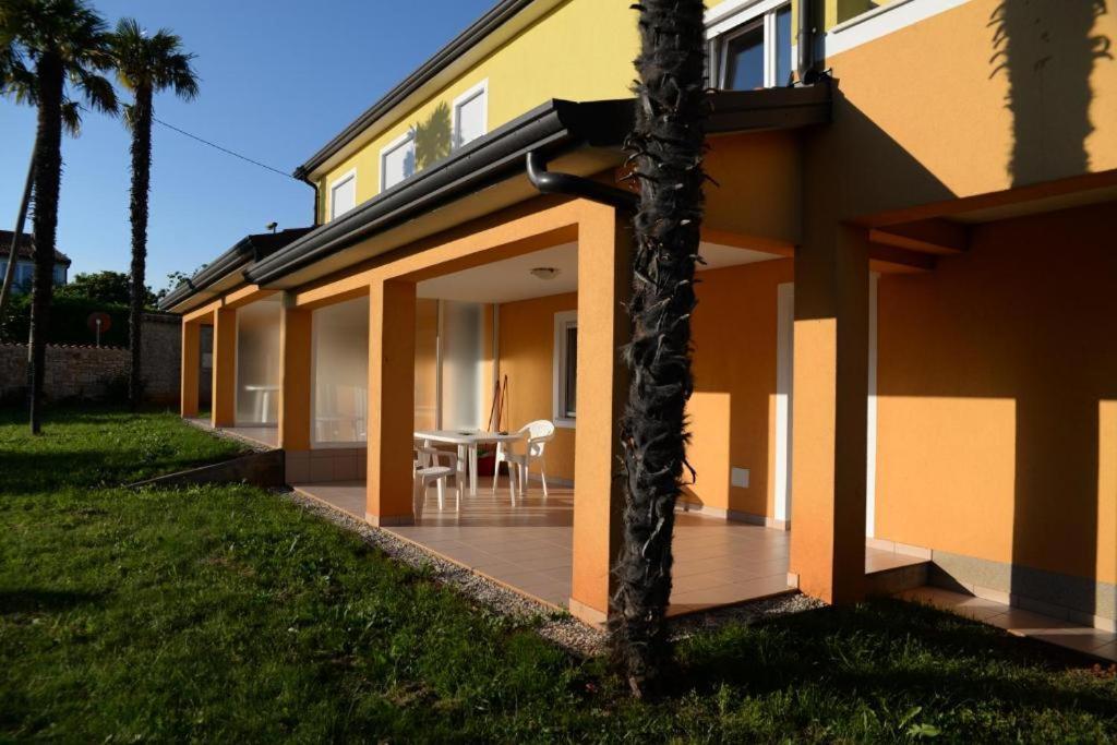 San Lorenzo Apartments Ловречиця Екстер'єр фото